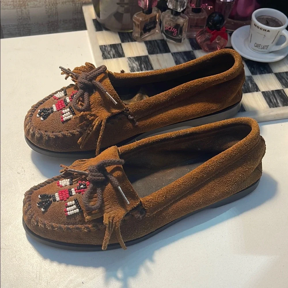 Minnetonka Leather Tan Moccasins with Beaded Accents - Picture 6 of 12